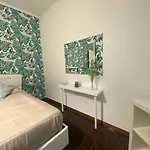 White-apartment Apartment Neapel