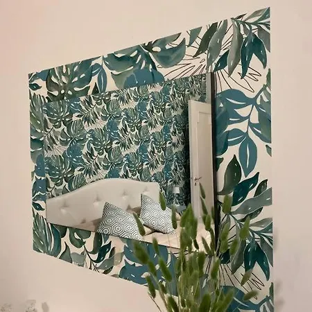 White-apartment Neapel